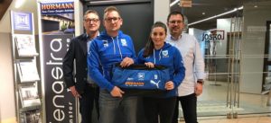 Sporttaschen für die SVK Ladies von Hörmann und Fenastra